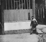 Watch Man Walking Around the Corner 9Movies